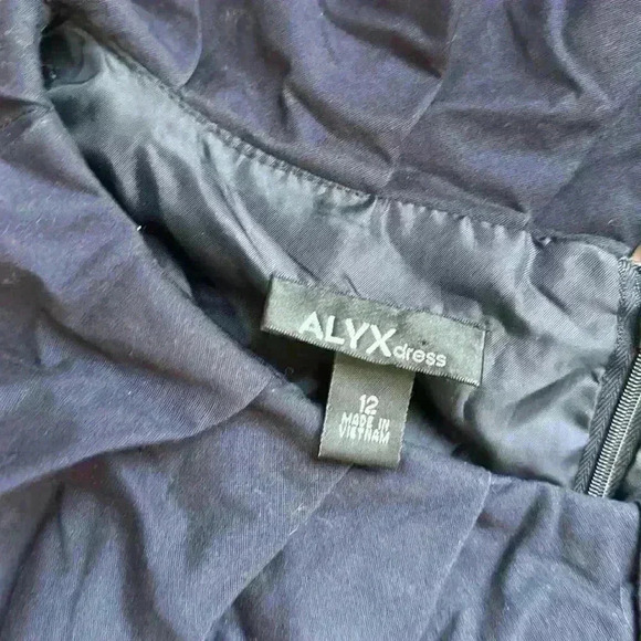 Alyx Dress size 12 Striped Seersucker - Picture 3 of 3